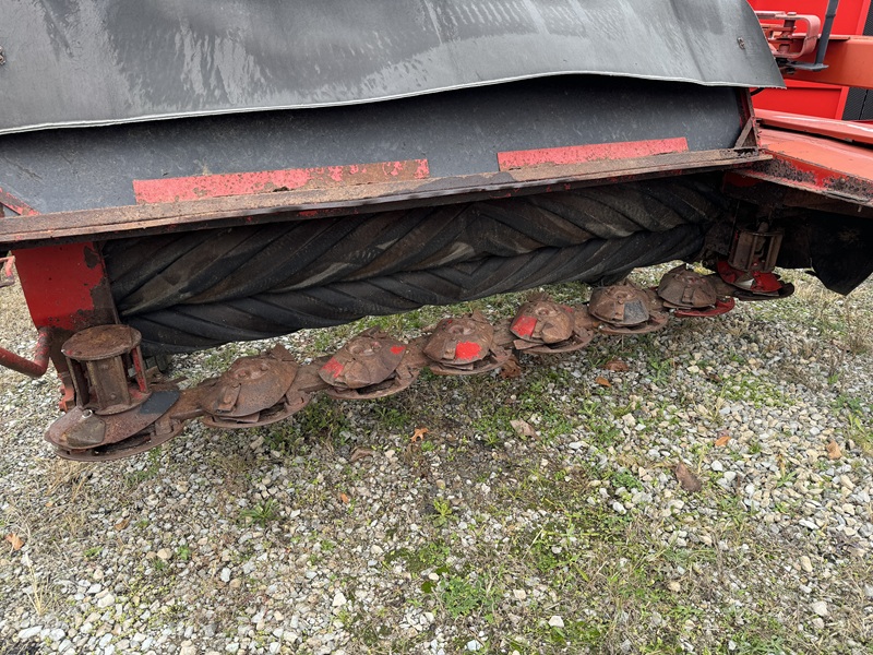 2004 New Holland 1411 disc mower conditioner for sale at Baker & Sons Equipment in Ohio