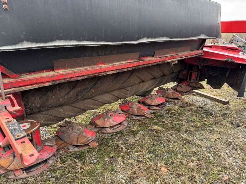 2014 New Holland H7230 disc mower conditioner for sale at Baker and Sons in Ohio