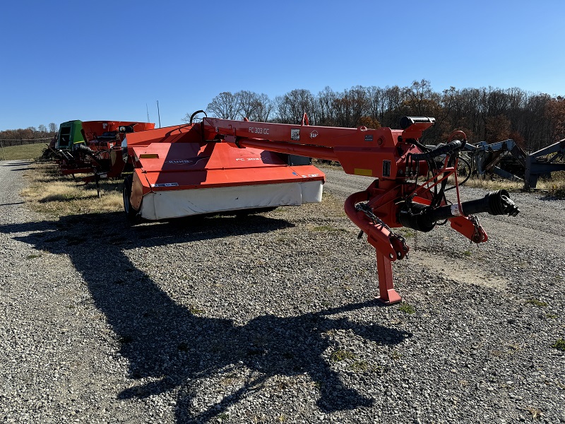 2013 Kuhn FC303GC disc mower conditioner for sale at Baker & Sons Equipment in Ohio