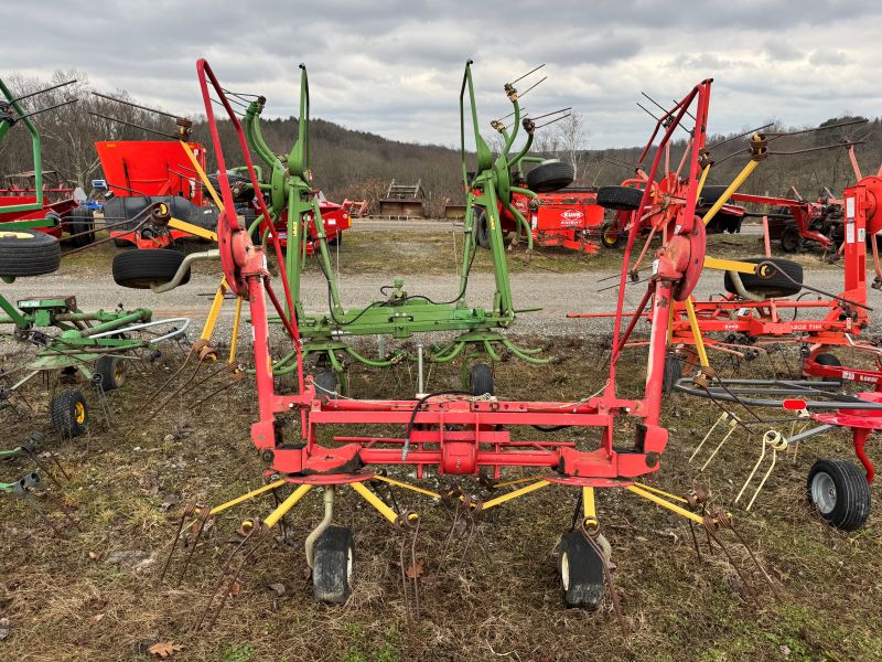 Used Tonutti GT500 tedder for sale at Baker & Sons Equipment in Ohio