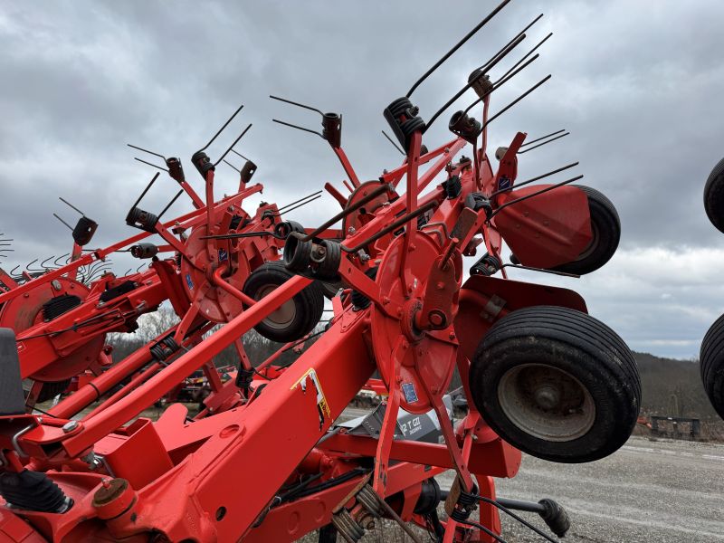 used Kuhn GF8702TGII tedder for sale at Baker & Sons in Ohio