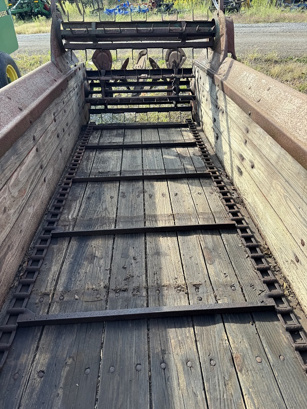 Used New Idea manure spreader at Baker & Sons Equipment in Ohio