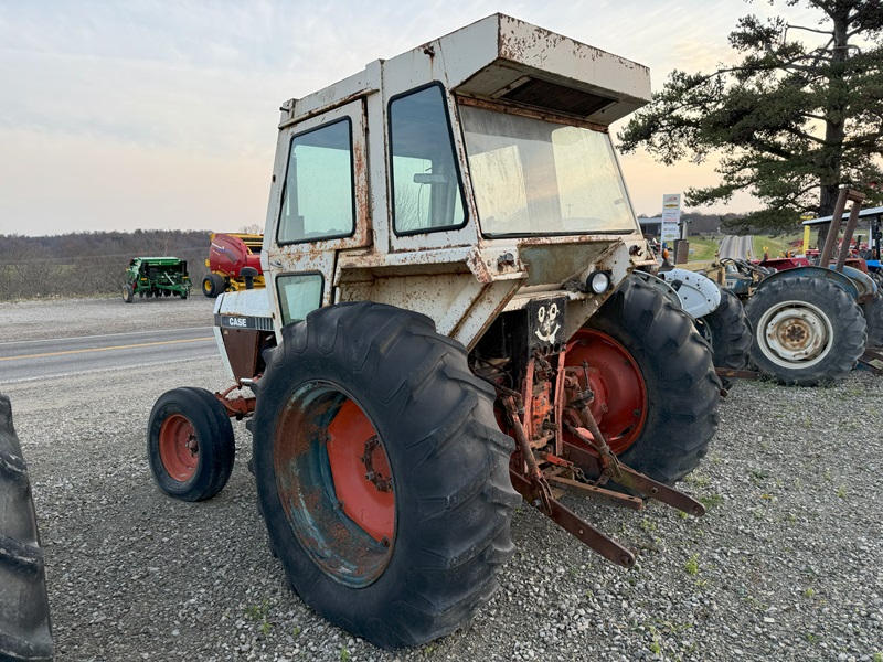 1981 Case 1290 farm tractor at Baker and Sons in Ohio