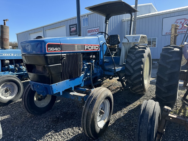 1994 New Holland 5640S-2 tractor at Baker & Sons Equipment in Ohio