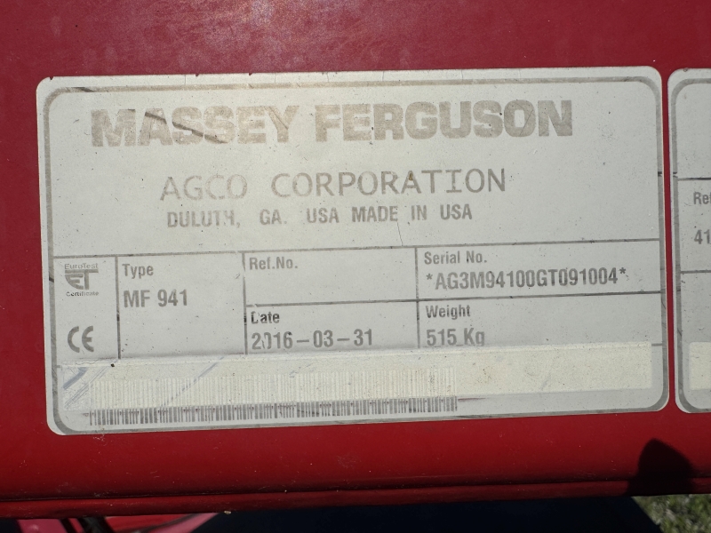 2017 Massey Ferguson 5712SL tractor at Baker & Sons Equipment in Ohio