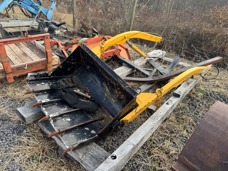 Used Kelley 400 loader at Baker & Sons Equipment in Ohio