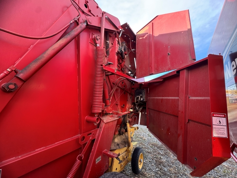 1995 New Holland 660 round baler for sale at Baker & Sons Equipment in Ohio