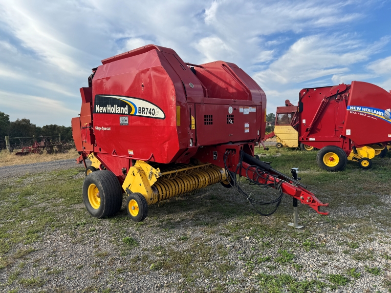 2006 New Holland BR740A round baler at Baker & Sons Equipment in Ohio