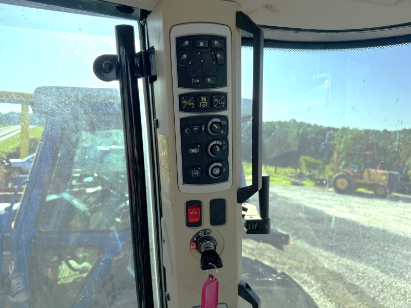 2017 Massey Ferguson 5712SL tractor at Baker & Sons Equipment in Ohio