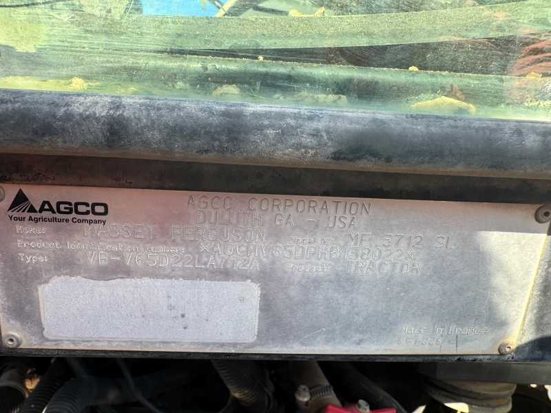 2017 Massey Ferguson 5712SL tractor at Baker & Sons Equipment in Ohio